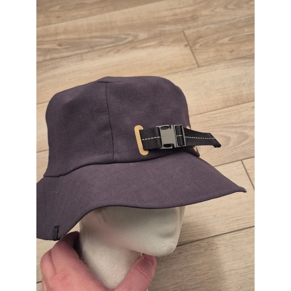 Lululemon bucket hat